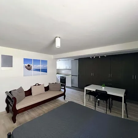 Apartment Charming Getaway In The Heart Of Emporio Santorini