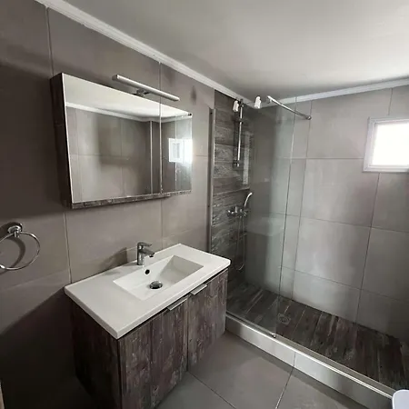 Charming Getaway In The Heart Of Emporio Santorini דירה